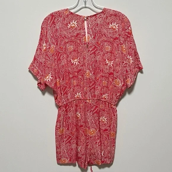 BeachGold Flowy flattering red Floral short sleeve elasticized drawstring Romper - Picture 4 of 12
